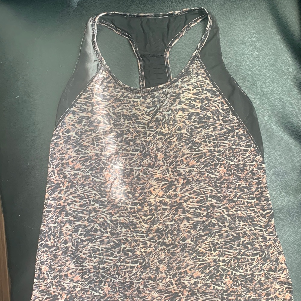 Lululemon tank top with mesh back